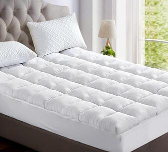 Liorae Queen White Bamboo Pillowtop Mattress Topper